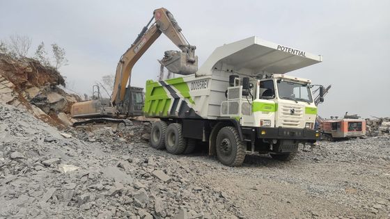 45km/h Max Speed Energy Mining Dump Truck With 35m3 Standard Bucket Capacity R95